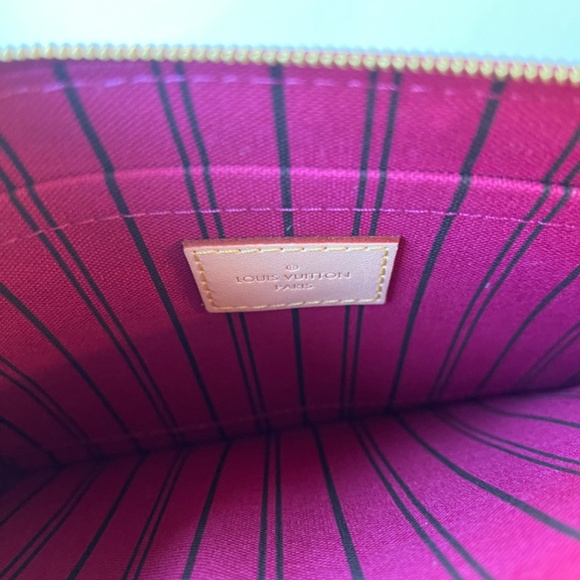 Louis Vuitton Wrislet - Picture 2 of 4